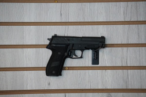 Sig Sauer P226 Semi Auto 9MM Pistol